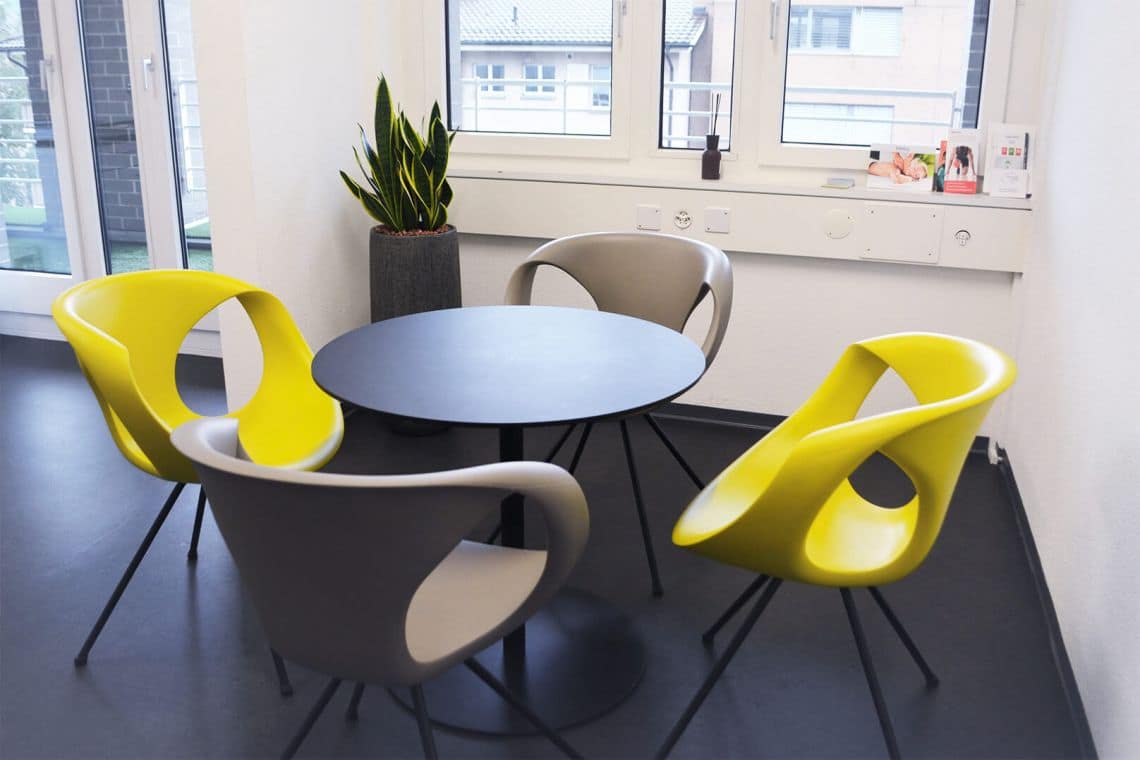 Physiomax Wettingen Physiotherapie Praxis Küche Sitzecke